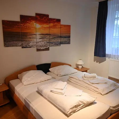 Seeblick Daire Waren (Mueritz)