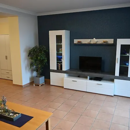 Seeblick Daire Waren (Mueritz)